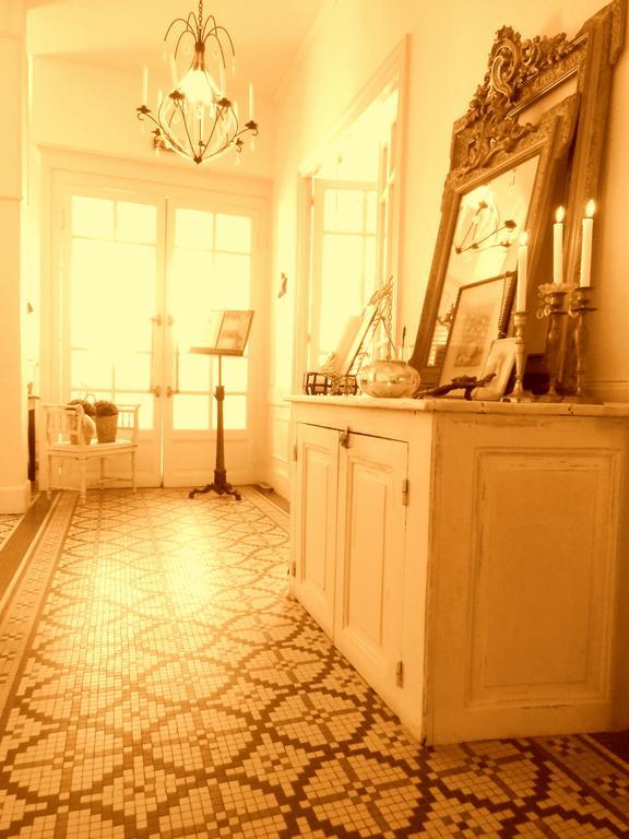 Hotel De La Providence Égliseneuve-dʼEntraigues Exteriör bild