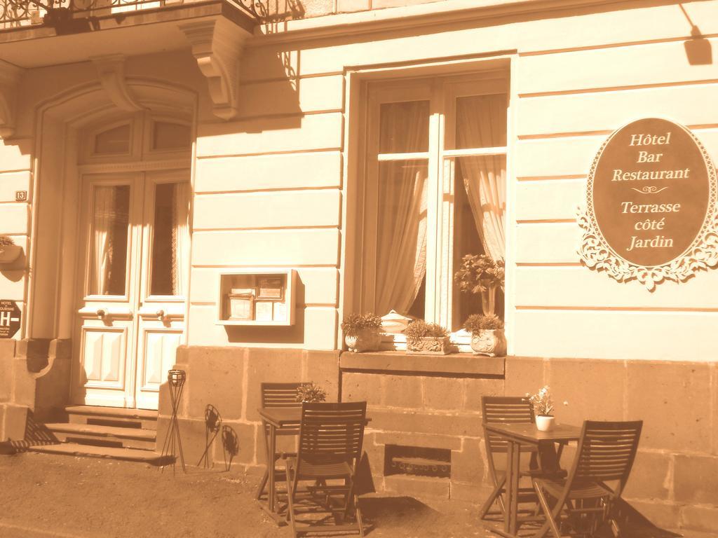 Hotel De La Providence Égliseneuve-dʼEntraigues Exteriör bild
