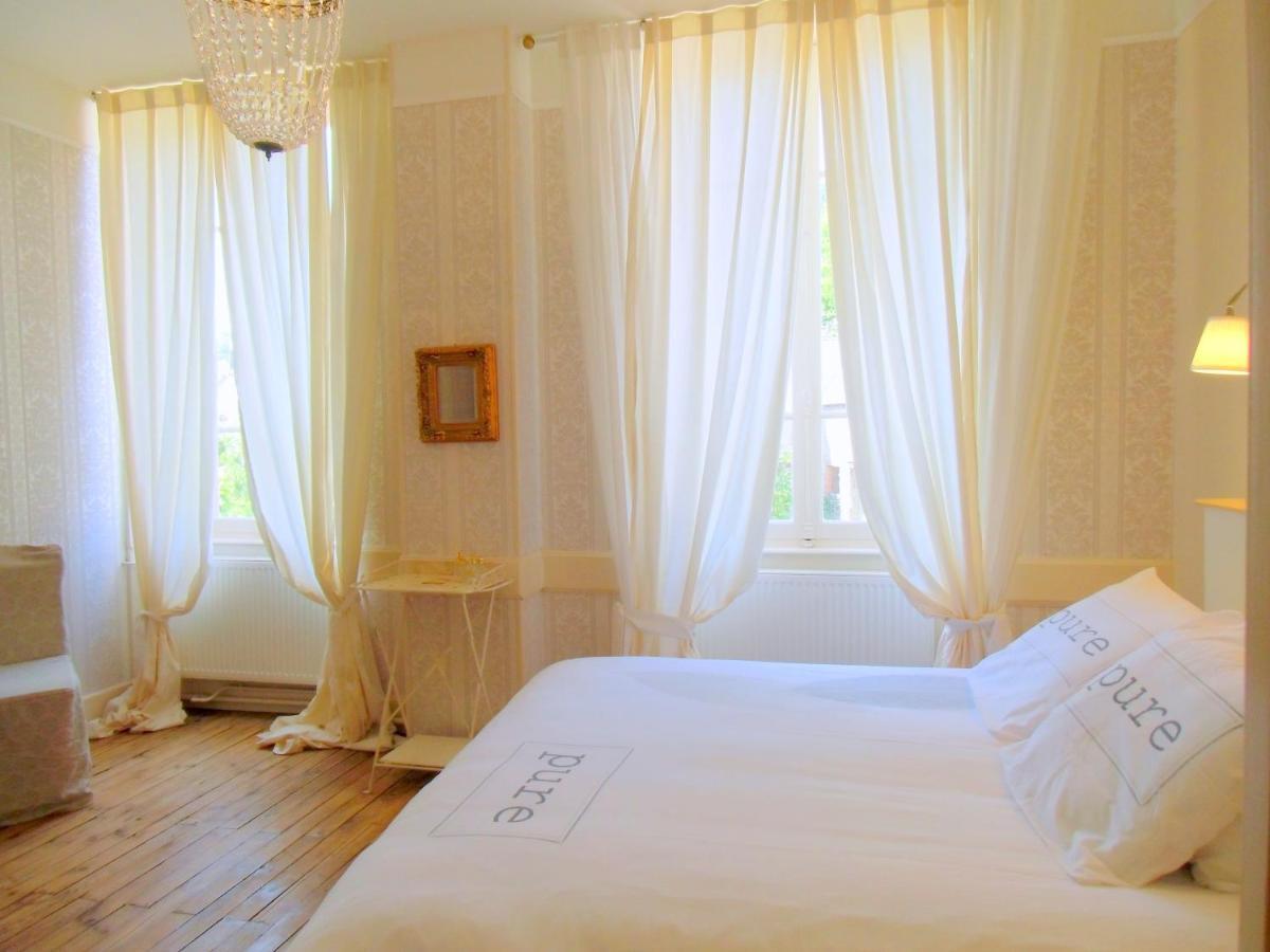 Hotel De La Providence Égliseneuve-dʼEntraigues Rum bild